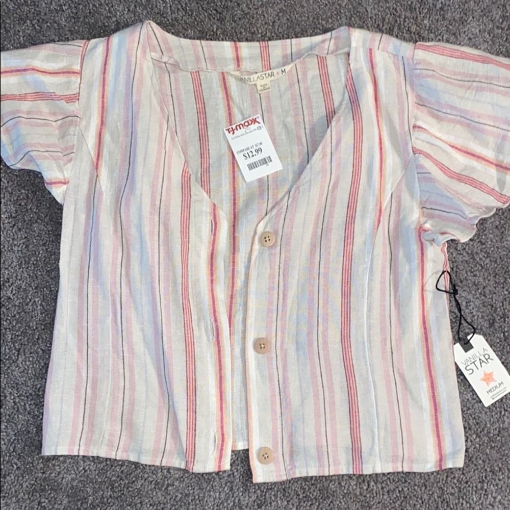Cute summer button down top!